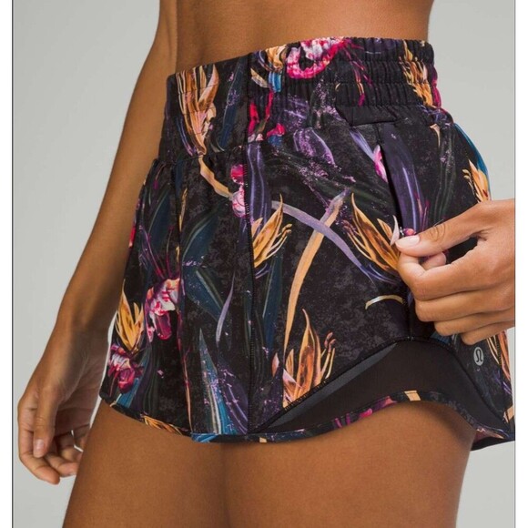 lululemon pace rival mid rise Shorts veiled floral black multi Sz 2 175 - Picture 1 of 7